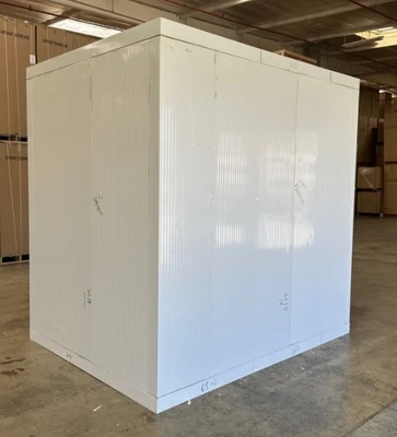 171-0077 6’ x 8’ Walk In Freezer Box with Floor