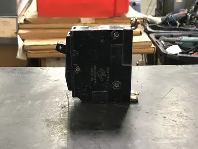 USED SQUARE D QOB115