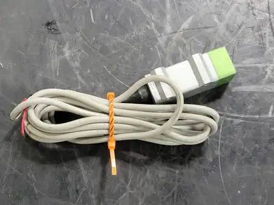 USED OMRON E3S-VS1-E1