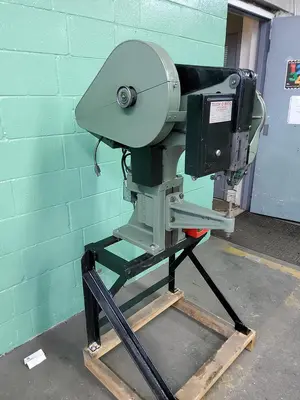 USED CHICAGO 912 - BENCH; WITH FINGER PROTECTOR