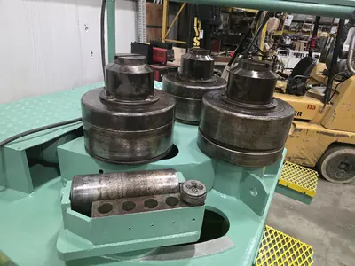 Used 1988 ROUNDO R6S Angle Bending Rolls Michigan US | Holland Equipment Hunters, Inc. #887003
