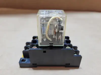 10A 24V/240V Relay w/ 15A 240V Socket