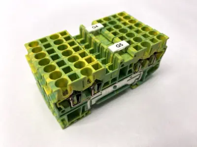 USED PHOENIX CONTACT TERMINAL BLOCK ST 2,5-QUATTRO-PE LOT OF 7