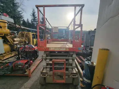 USED 2008 SKYJACK SJ3 4632