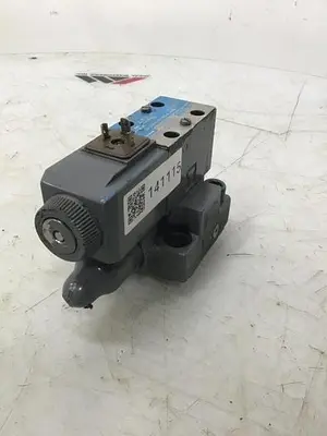 USED VICKERS DG4V-3-2AL-M-U-HL7-60