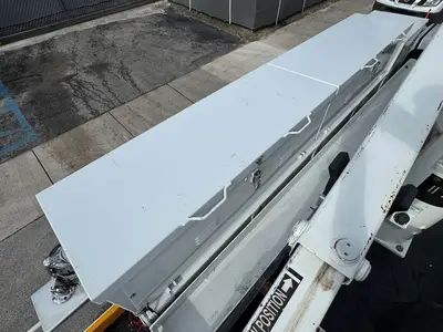 Used 2017 VERSALIFT SST40EIH-02 Bucket (boom) trucks Florida US | Truck and Van Outlet #1509170