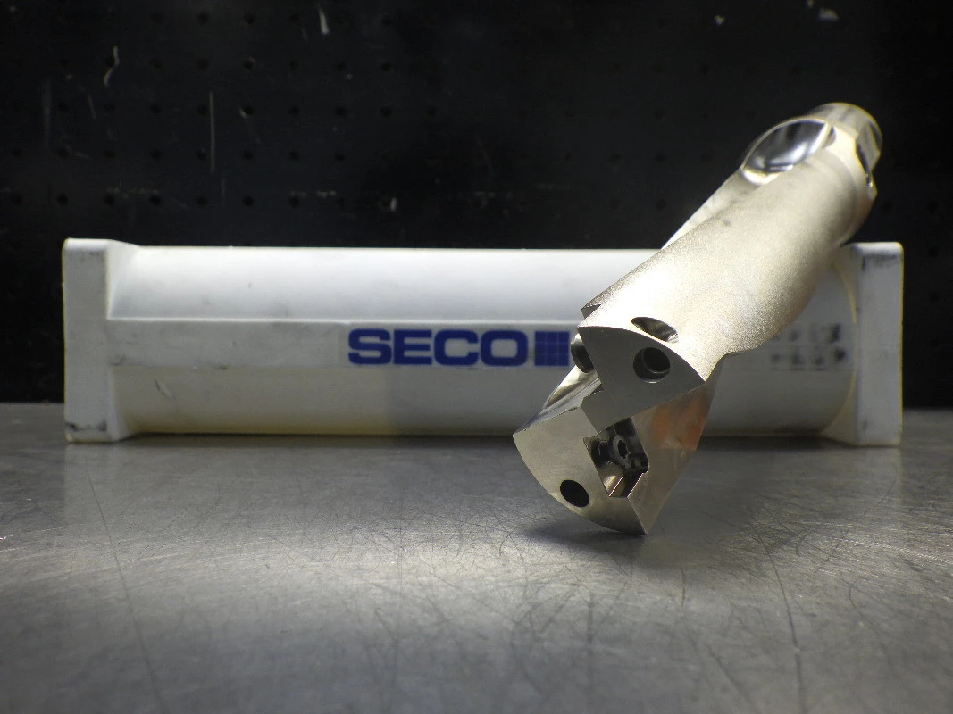 SECO 1-5/8" Indexable Drill 1-1/2" Shank SD504-1625-650-1500R7-C (LOC2108C)