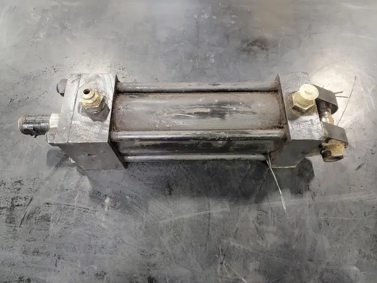 Used PARKER FILTRATION _UNKNOWN_ Parts (Hydraulics and Pneumatics) British Columbia CA | Lenmark #266384