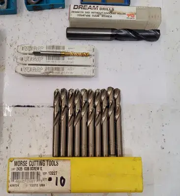 ASSORTED CARBIDE TOOLING, INSERTS, AND DRILL BITS KIT (VARIOUS MANUFACTURERS)