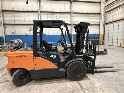 2023 DOOSAN G45S-7 Forklifts | ListingHippo (2)