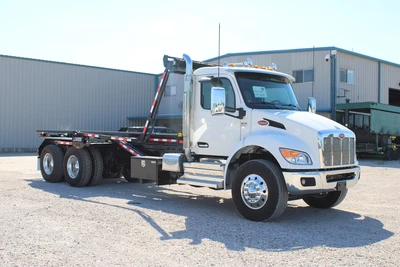 New | in-Stock 2027 PETERBILT 548 Hooklifts & Roll-Offs Texas US | Roll Off Truck World #1492004