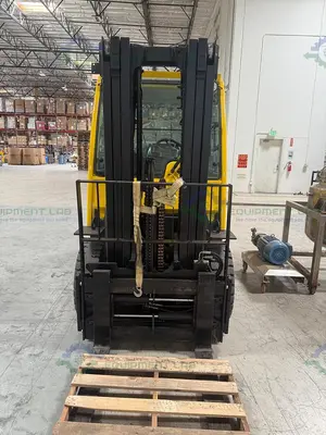USED HYSTER H90FT FORKLIFT 9000 LBS CAPACITY 3 STAGE MAST W/ HEATING AND AC MFG 21