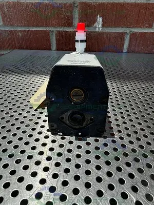 NEW COLE PARMER 7090-62 PTFE DIAPHRAGM PUMP 100 ML/MIN AT 0 PSI, 400 RPM