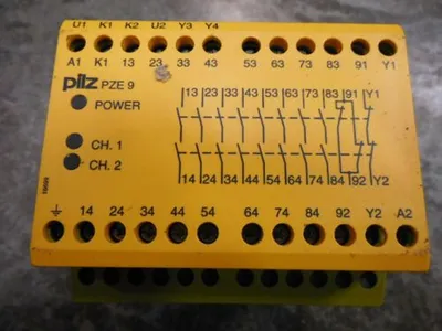 Pilz PZE 9 8S / 1Ö Safety Relay Module Used