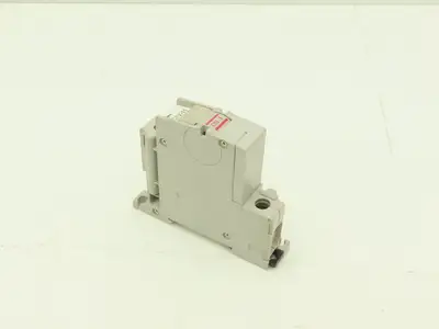 IDEC NC1V-1100 5 Amp Circuit Protector 1 Pole A Curve 250VAC/65VDC Lot of 7
