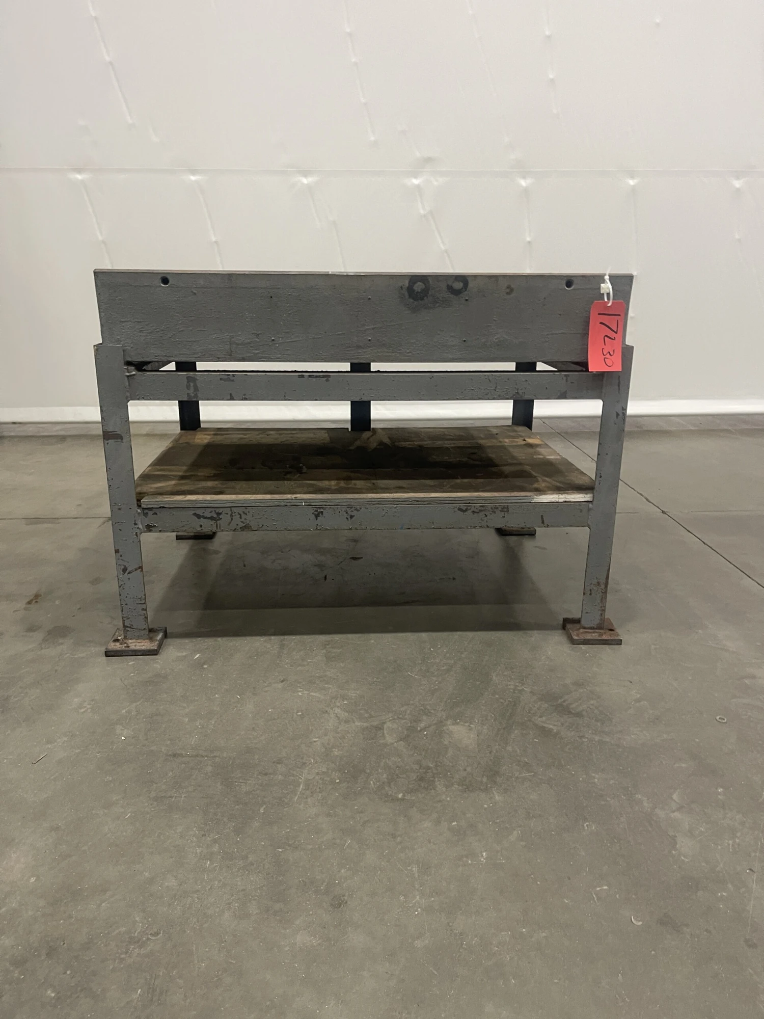 3′ x 4′ x 8″ thick metal table