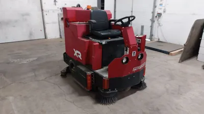 2015 FACTORY CAT 40-C FLOOR SCRUBBERS | Platinum Group (2)