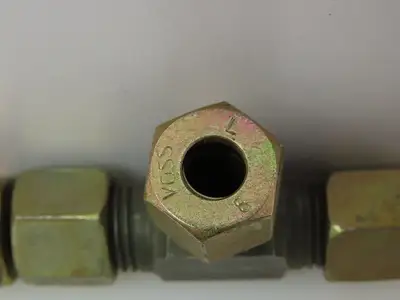 VOSS Steel Flareless Metric Union Tee Compression Fitting 8mm Tube  LOT OF 5