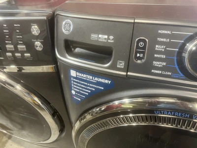 Used GE STEAM FRONT LOAD SET Washers Michigan US | Miedema Asset Management Group #1413824
