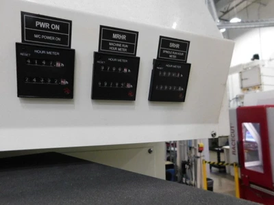 Makino E33 Hard Milling & Graphite VMC