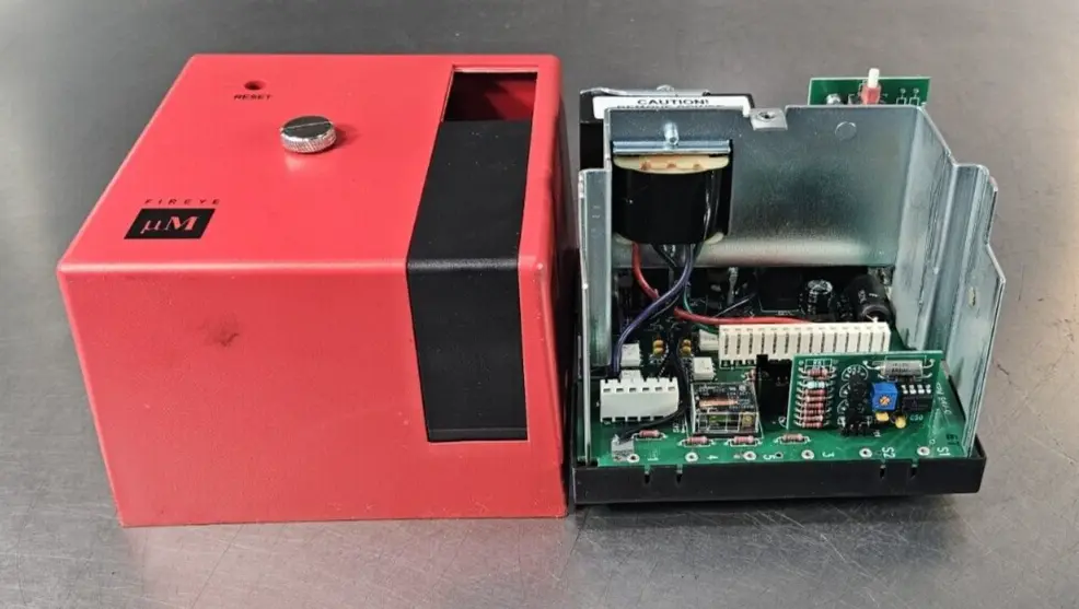 Fireye MEC320 Flame Control Module 120v 50/60Hz (BIN643)