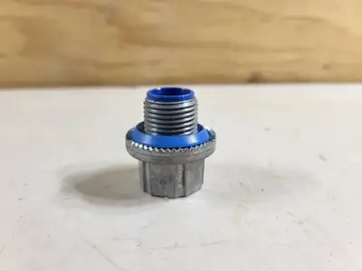 NEW THOMAS & BETTS H050GR-C