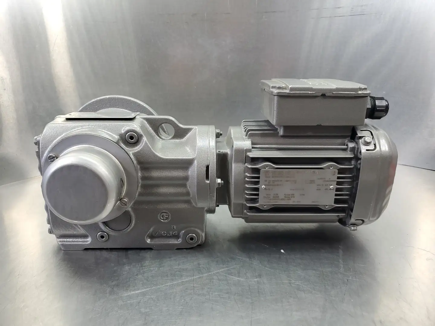USED SEW-EURODRIVE KTF37DRS71M4/DH 300-1800RPM .75HP 15.31 RATIO GEAR MOTOR