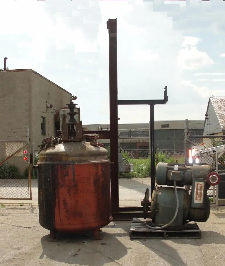 SPC5122  Tank 350 gallon vertical tank, Stainless Steel, 75PSI @700 degrees  F jacket, 16" lightnin type agitator, dish