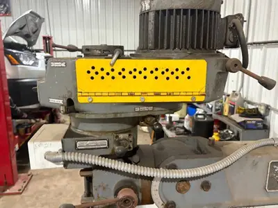 Lance Verti-Mill Vertical Milling Machine