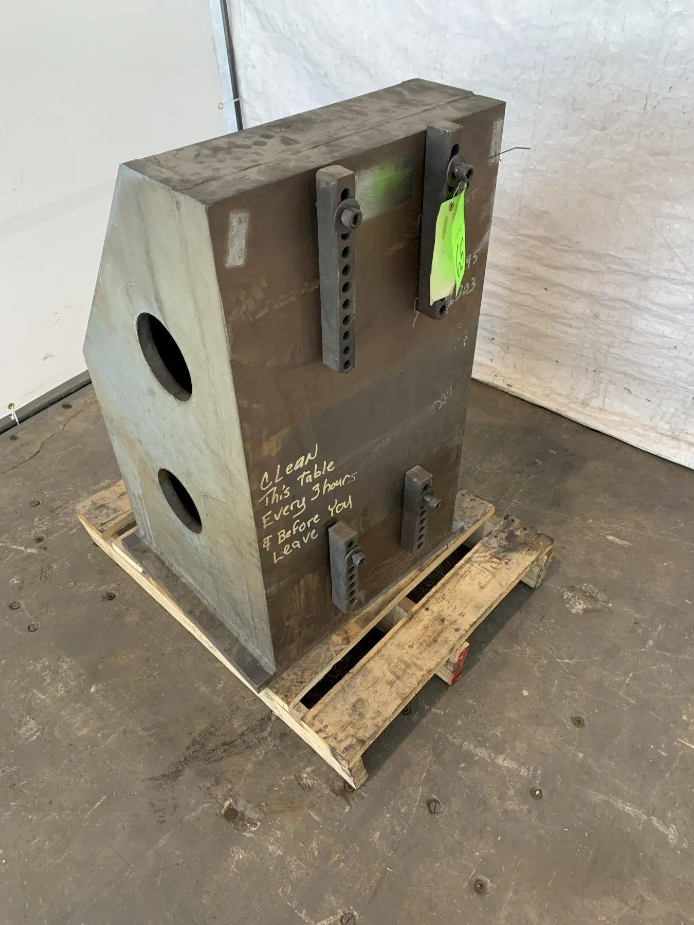 27" W X 40" T ANGLE PLATE. STOCK # 0846522
