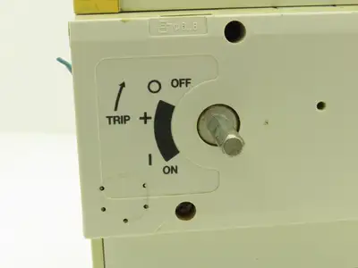 Moeller P10-630 Circuit Breaker 800A 690VAC 3 Pole W/Disconnect Mechanism DNZM10