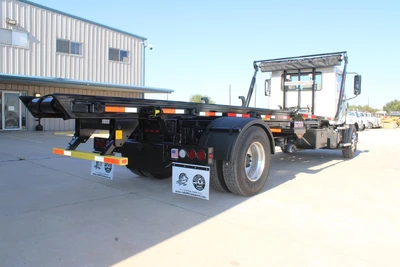 New | in-Stock 2025 MACK MD6 Rolloff Trucks Texas US | Roll Off Truck World #1491916