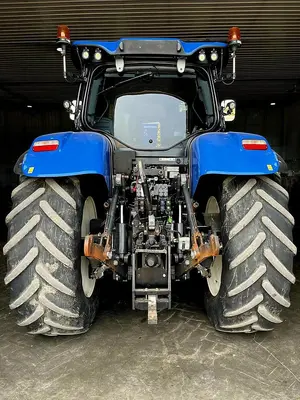 USED 2016 NEW HOLLAND T7.260