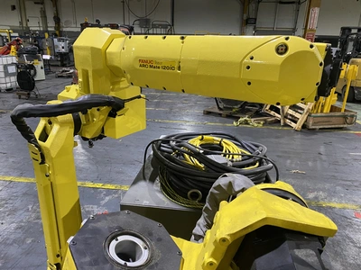 USED 2008 FANUC ArcMate 120iC + R-30iA