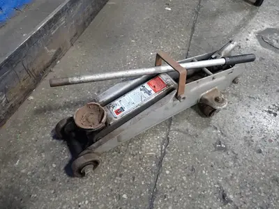 USED PRO LIFT F275