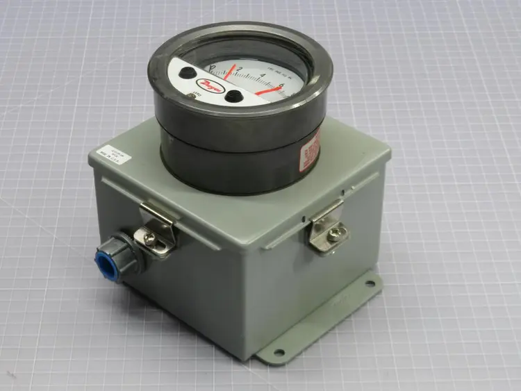 Used DWYER 3210-TP-WP W12Q Misc Electrical & Power Parts Texas US | Aucto #1453359
