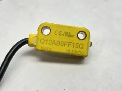 Q12AB6FF15Q | Banner  Photoelectric Sensor 10-30VDC 72105 - Used