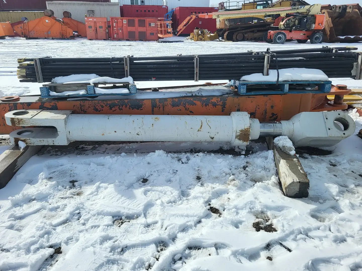 USED CAT 1036035