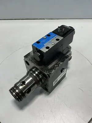 USED VICKERS DG4V-3-2A-M-U-B6-60