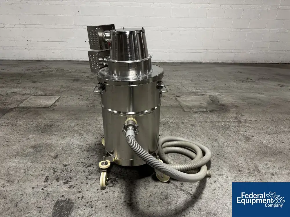USED Nilfisk Nilfisk Vacuum