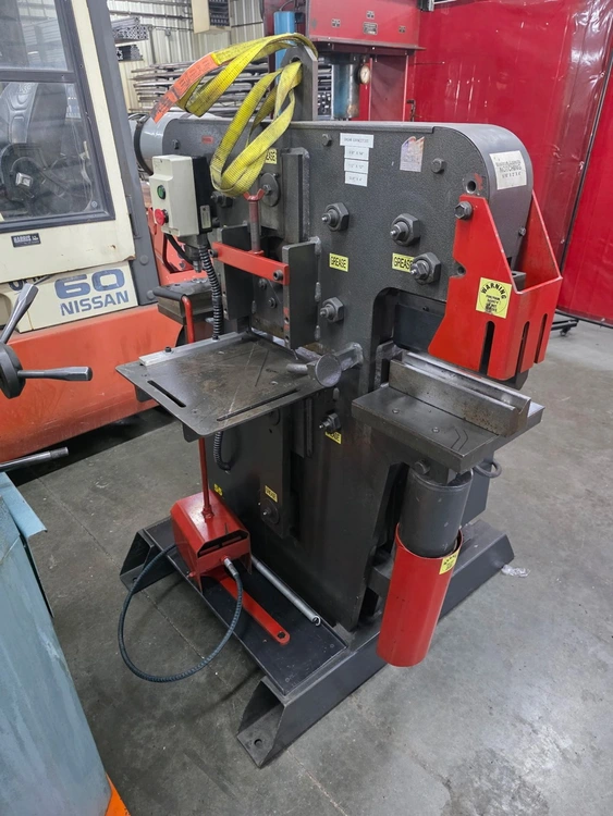 Used 1900 EDWARDS JAWS IV Ironworkers Illinois US | Revelation Machinery #1394753