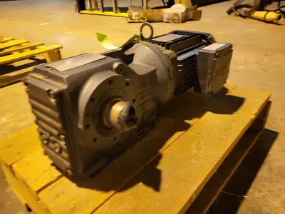 NEW SEW-EURODRIVE DRE80M4/FG/RI