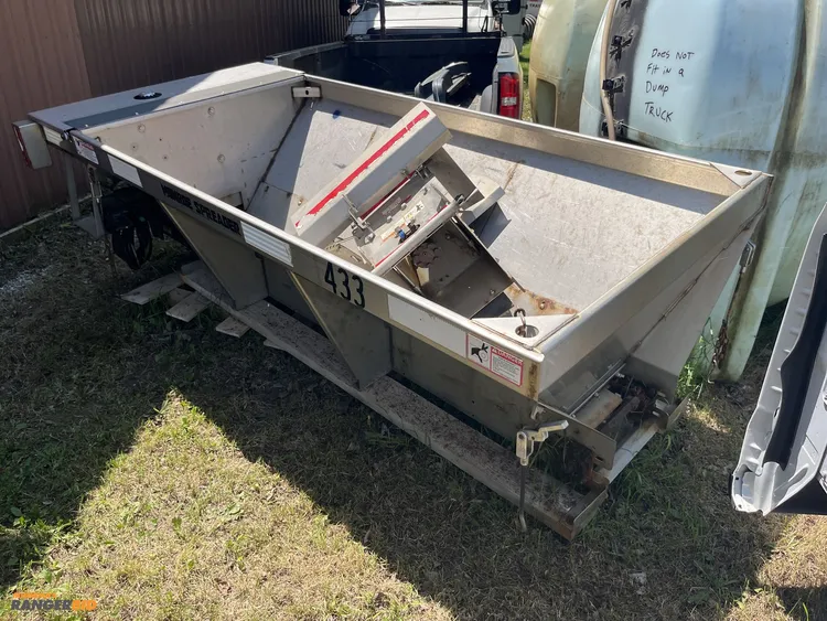 Used MONROE STAINLESS STEEL PICKUP TRUCK SLIDE IN SALTER Misc Spreaders Michigan US | Miedema Asset Management Group #1148339