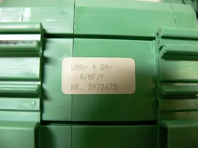 USED LOT OF 2 - PHOENIX CONTACT TYP UMK 2972673 UMK-4 OM-R/MF/P OPTOCOUPLER MODULE