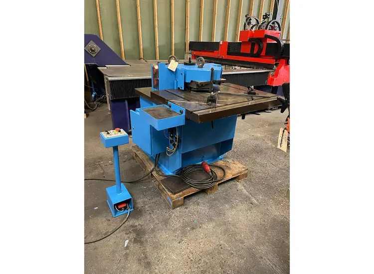 Used BOSCHERT 200 X 200 X 6 MM (VARIABLE) Notching Machines | Apt International N.V #365195