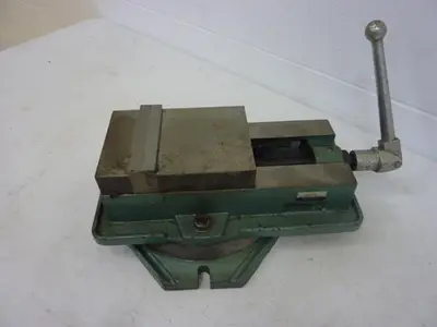 USED METAL FABRICATOR TAV-150A