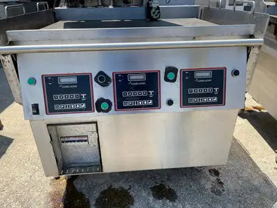 Used Garland Used Untested Garland XG36-2 Clamshell 2 platens 36" 220V 3 Phase NG AS IS Grills & Griddles Illinois US | Falcon Restaurant Supply #1376135