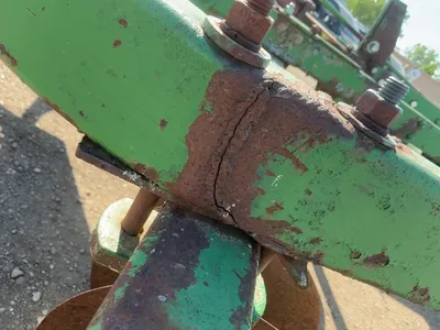 Used John Deere 13’6” Disc, Pull Behind with Pin Hitch, Hydraulic Lift/Lower, 9.5L-15 and 11L-14 Tir...