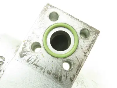 Linde 0009443041 Electric Forklift Flow Control Valve Removed From E20C