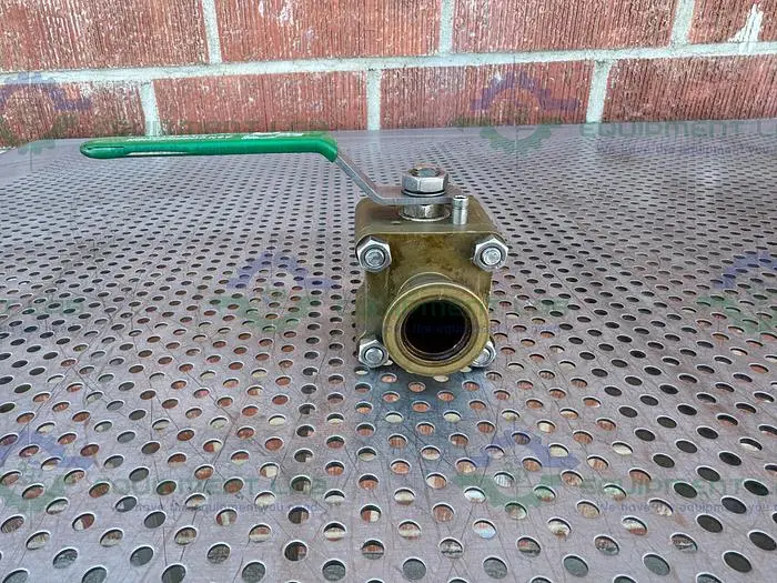 Used A&N CORPORATION C1100-QF25 BRASS BALL VALVE 1X10-8 TORR W/ 1 1/2" SANITARY FITTING Valves/Fittings California US | Equipment Lab #485860